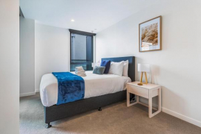 Stylish Apt with Balcony and Full Amenities